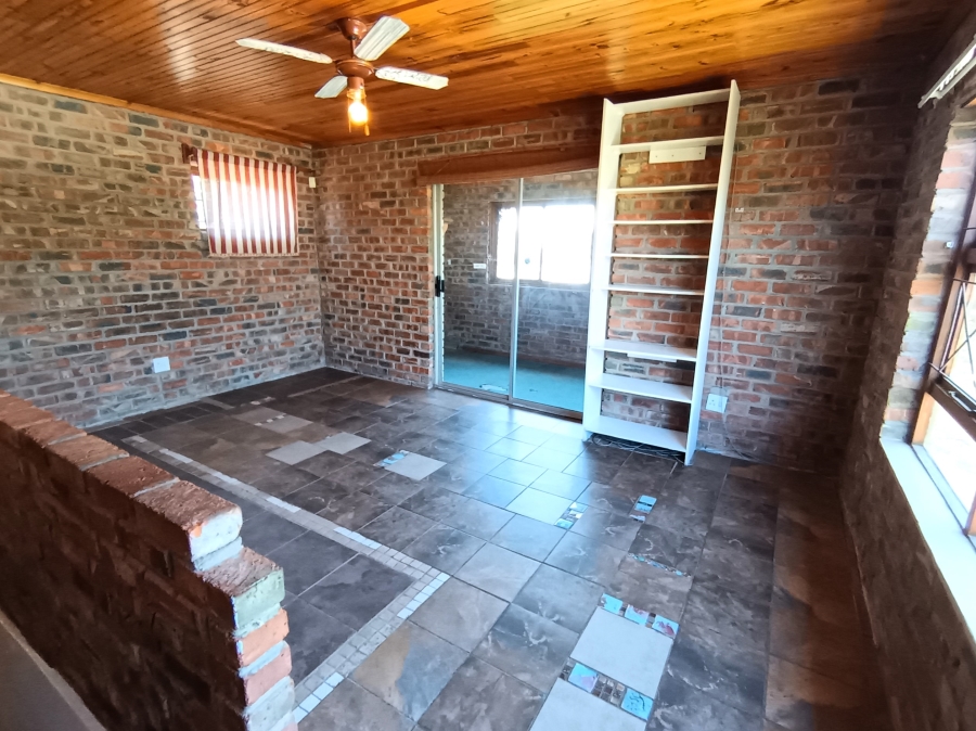 4 Bedroom Property for Sale in C Place Eastern Cape